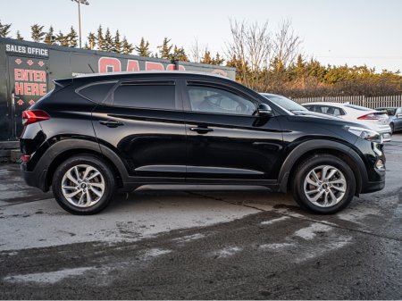 2016 Hyundai Tucson 2016 Tucson 1.7d Comfort plus/Irish car/1yr warran €14,888 thumbnail