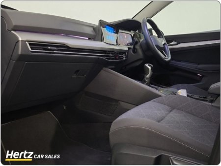 2023 Volkswagen Golf LIFE 2.0 TDI 115HP Diesel Manual €26,995