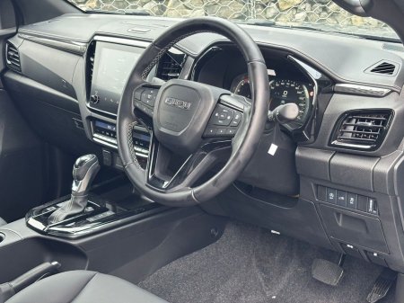2025 Isuzu D-MAX V-CROSS AUTO DCB €49,789 thumbnail