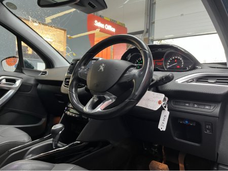 2019 Peugeot 2008 €15950! 2019 PEUGEOT 2008 ALLURE 1.2 AUTOMATIC / REVERSE CAMERA / HEATED SEATS / PANORAMIC SUNROOF €15,950 thumbnail