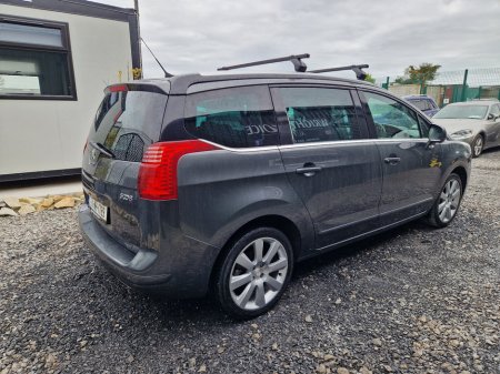 2017 Peugeot 5008 - photo 6