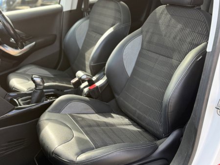 2016 Peugeot 2008 - thumbnail 31