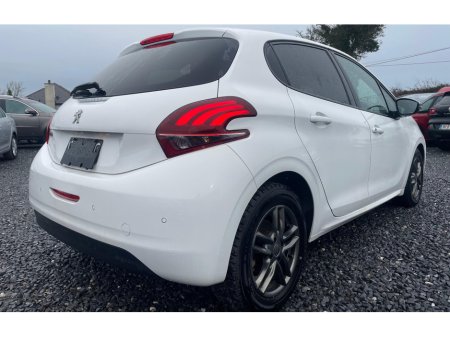 2016 Peugeot 208 1.2 Petrol Automatic LOW KM €9,900 thumbnail