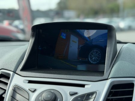 2011 Ford Fiesta - thumbnail 6