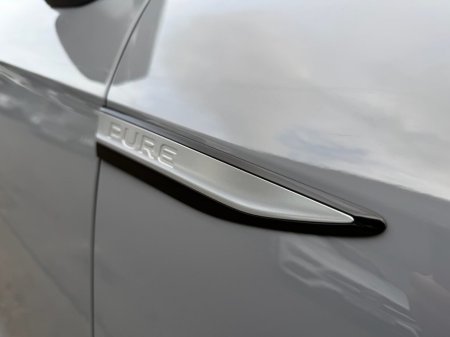 2022 Volkswagen ID.4 Pure 52kWh Life SUV 5dr Electric Auto (148 ps) thumbnail