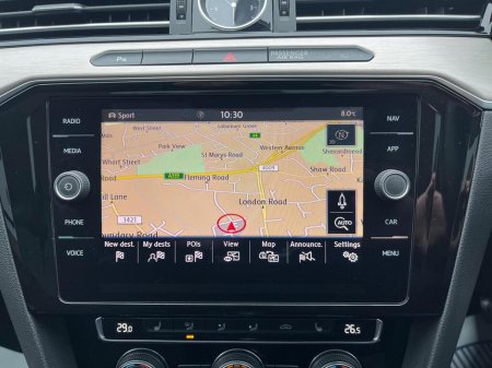 2018 Volkswagen Passat - thumbnail 10