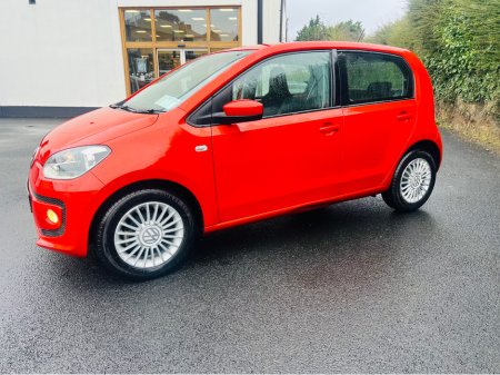 2016 Volkswagen up! DBA-AACHY 5DR €9,950 thumbnail