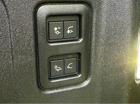 2026 Land Rover Defender Borosco Grey /  X-DYNAMIC SE €119,950 thumbnail