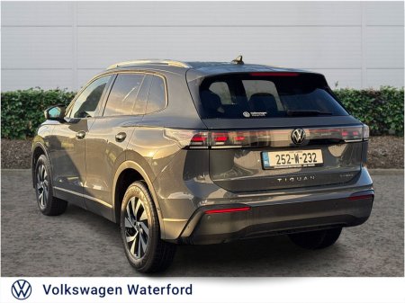2025 Volkswagen Tiguan TIGUAN LIFE 1.5 PHEV DSG 204HP €49,859 thumbnail