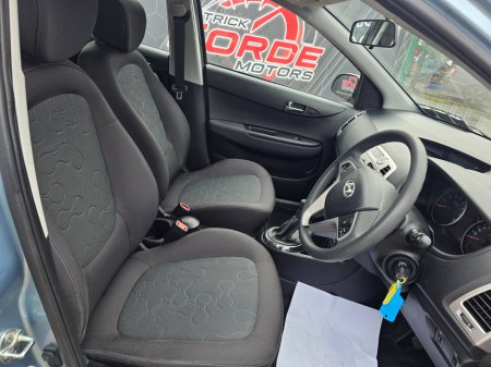 2010 Hyundai i20 - thumbnail 8