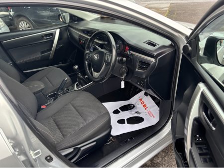 2015 Toyota Corolla 1.4 D-4D LUNA 4DR thumbnail