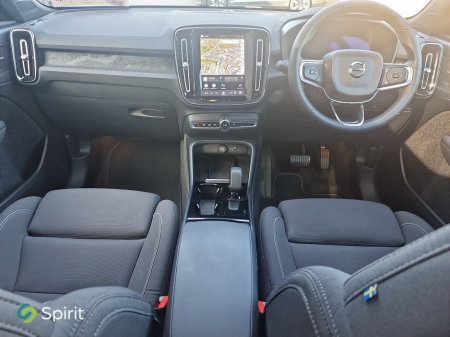 2023 Volvo C40 - thumbnail 4