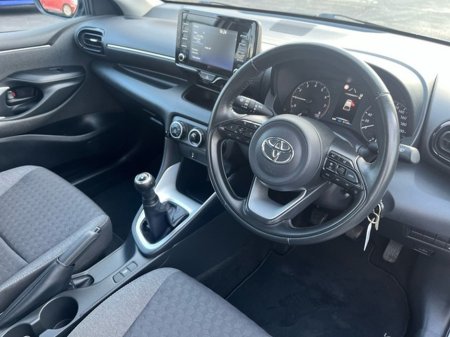 2021 Toyota Yaris 1.0 LUNA 4DR thumbnail