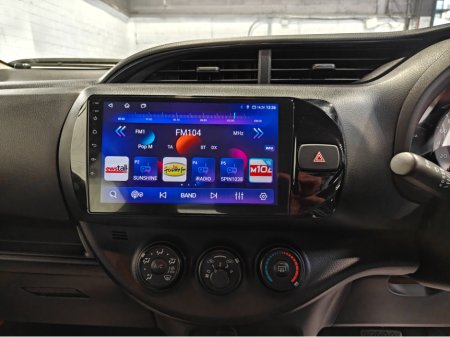 2020 Toyota Yaris - thumbnail 9