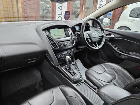 2017 Ford Focus - thumbnail 21