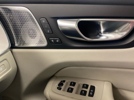 2026 Volvo XC60 - thumbnail 15