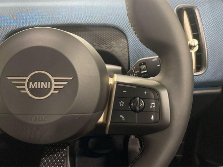 2025 MINI Countryman C €44,950 thumbnail