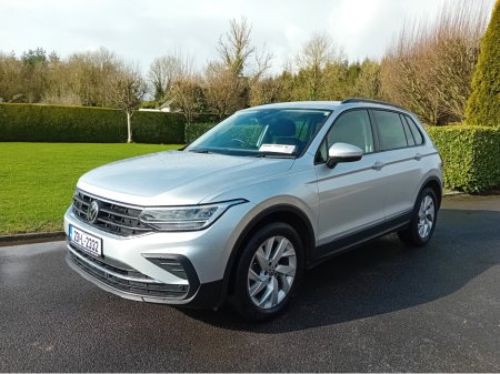 2023 Volkswagen Tiguan LIFE 2.0 TDI MANUAL 6SPEED FWD 122BHP 5 thumbnail