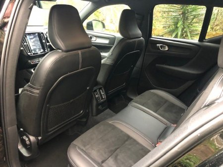 2021 Volvo XC40 - thumbnail 16