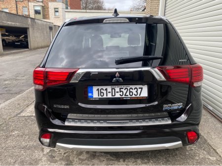 2016 Mitsubishi Outlander - thumbnail 4