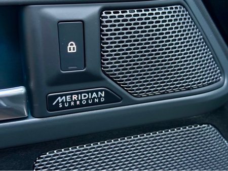 2023 Land Rover Defender ++HIGH SPEC++ 110 2.0 P400E X 404PS thumbnail