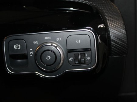 2019 Mercedes-Benz A Class A 180 d D Style 5DR Auto €23,499 thumbnail