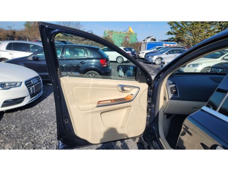 2016 Volvo XC60 - thumbnail 17