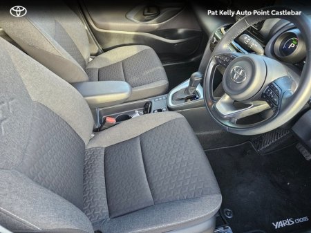 2023 Toyota Yaris Cross YARIS CROSS LUNA €27,900 thumbnail