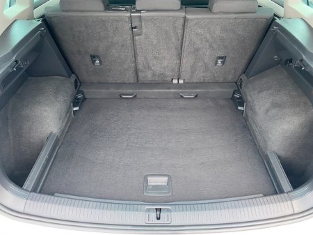 2017 Volkswagen Tiguan 2.0 TDi SE €17,995 thumbnail