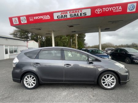 2014 Toyota Prius Alpha - thumbnail 8