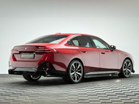 2024 BMW 5 Series - thumbnail 7