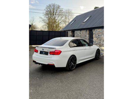 2017 BMW 3 Series - thumbnail 6