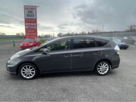 2014 Toyota Prius Alpha - thumbnail 4