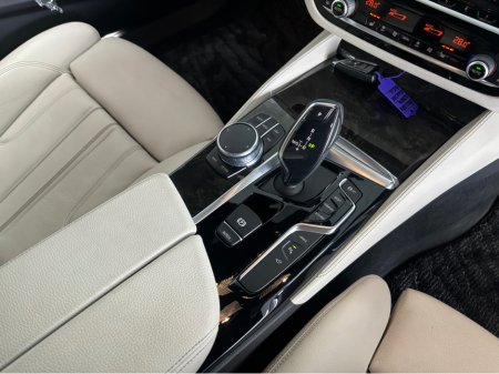 2018 BMW 5 Series - thumbnail 10