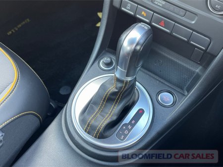 2016 Volkswagen Beetle DUNE EDITION , AUTO // PRISTINE €15,950 thumbnail