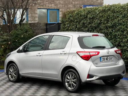 2020 Toyota Yaris 1.0 LUNA // REVERSE CAMERA // BRAND NEW NCT 03/28 // LANE ASSIST €12,950 thumbnail