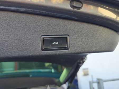 2017 Volkswagen Touareg V6 R-LINE-FULLY SERVICED WITH NEW TYRES €26,450 thumbnail