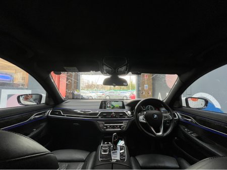 2016 BMW 7 Series 2016 BMW 740E IPERFORMANCE M-SPORT 2.0 AUTOMATIC / CRUISE CONTROL / 360° PARKING CAMERA / ELECTRIC MEMORY HEATED & MASSAGING SEATS / HEATED REAR SEATS / PANORAMIC SUNROOF / PADDLE SHIFTERS AND MORE thumbnail