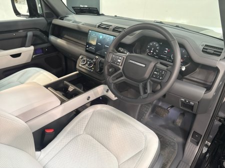 2025 Land Rover Defender - thumbnail 6