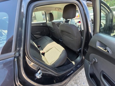 2013 Opel Astra - thumbnail 10