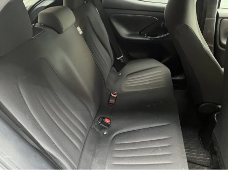 2020 Toyota Yaris - thumbnail 10