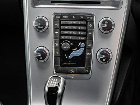 2017 Volvo XC60 - thumbnail 10