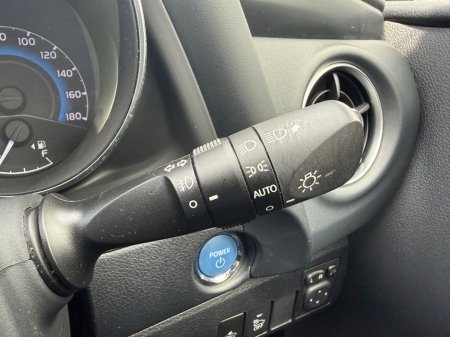 2017 Toyota Auris - thumbnail 16