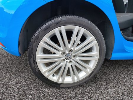 2015 Volkswagen Polo - thumbnail 16