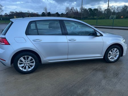 2018 Volkswagen Golf TRENDLINE 1.6 TDI MANUAL 5SPEED 90HP 5DR €15,900 thumbnail