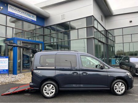 2024 Volkswagen Caddy Wheelchair Accessible SWB manual €36,950 thumbnail
