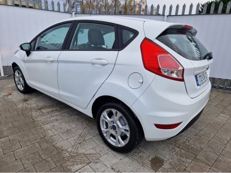 2017 Ford Fiesta ZETEC 1.25 60PS M5 5DR MCA 4DR €7,995 thumbnail