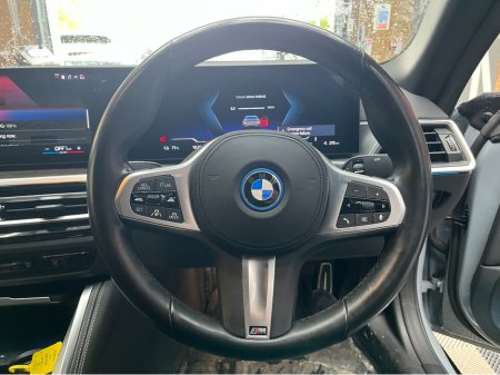 2022 BMW i4 - thumbnail 11
