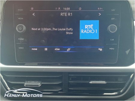 2023 Volkswagen T-Roc LIFE 2.0 TDI MANUAL 6SPEED FWD 116HP 5 €30,950 thumbnail