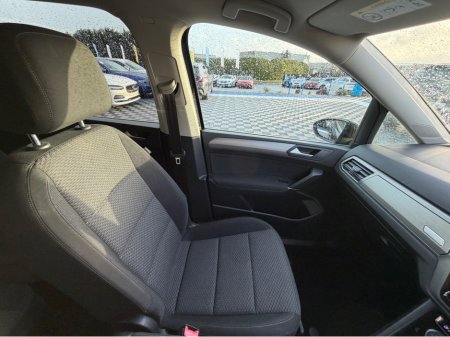 2018 Volkswagen Touran CL - 2.0L DIESEL - AUTO - 7 SEATS - 12M WARRANTY - CAR: €19,950 thumbnail